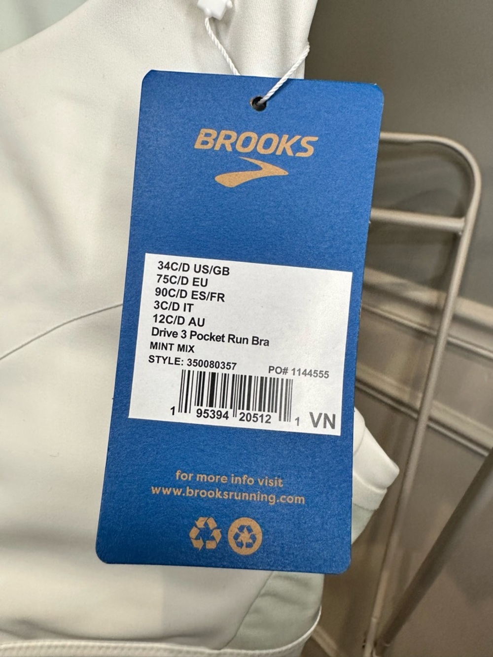 NWT Brooks Women's White Run Bra Drive 3 Pocket - 34C/D - Picture 3 of 4